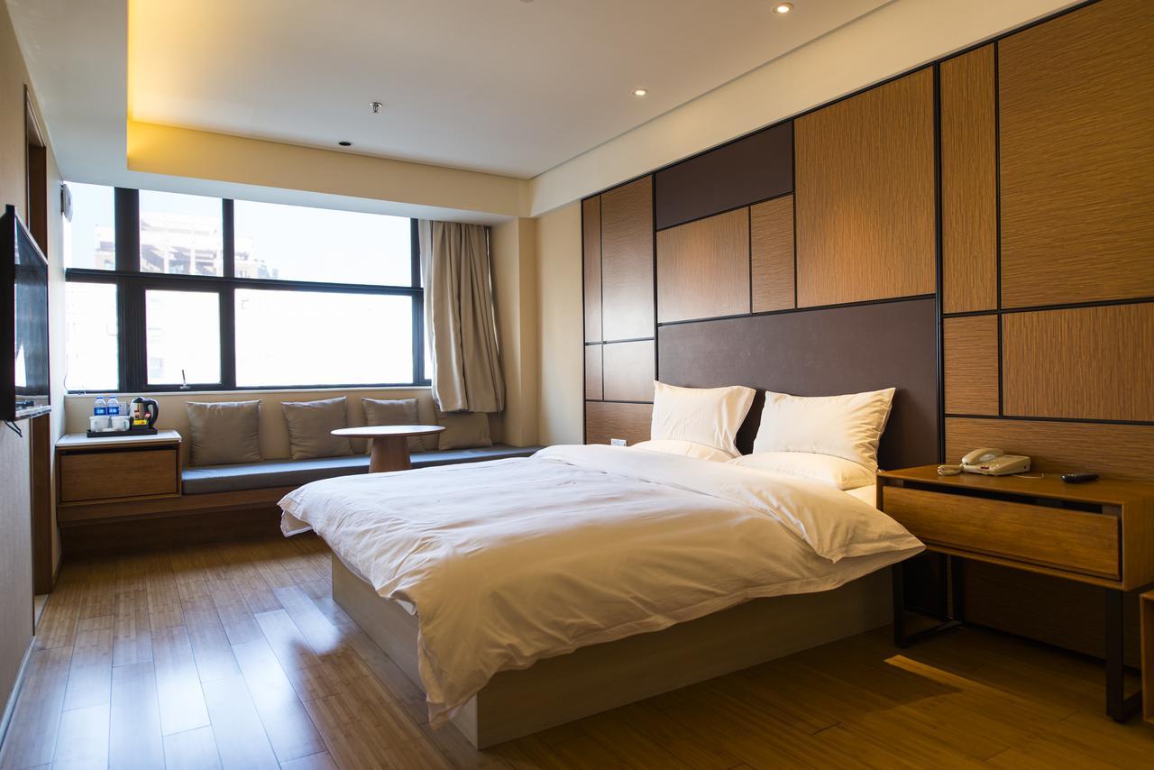 Ji Hotel Shanghai Hongqiao Transport Hub Linkong Zone Bagian luar foto