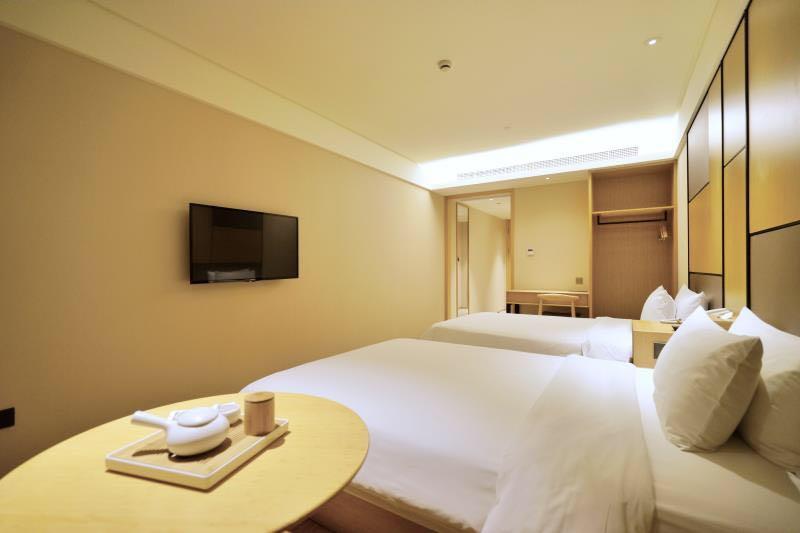 Ji Hotel Shanghai Hongqiao Transport Hub Linkong Zone Bagian luar foto